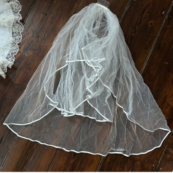 Elegant White Lace Wedding Dress - Picture 13 of 14